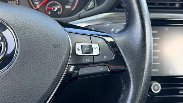 2022 Volkswagen Passat 2.0T R-Line