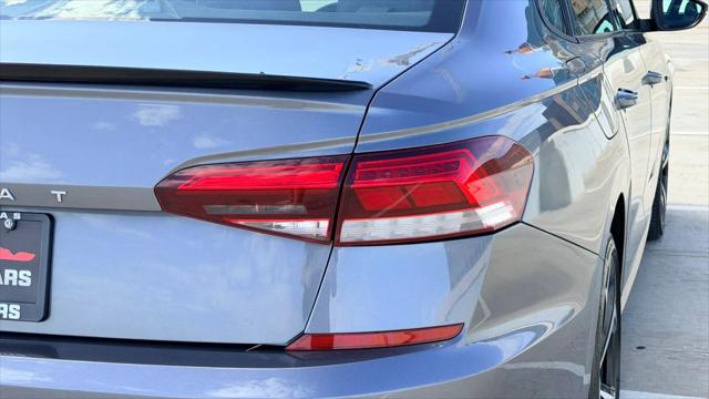 2022 Volkswagen Passat 2.0T R-Line