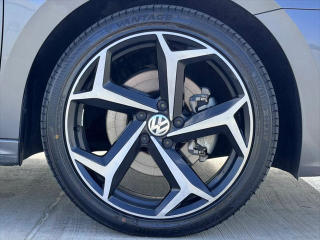 2022 Volkswagen Passat 2.0T R-Line