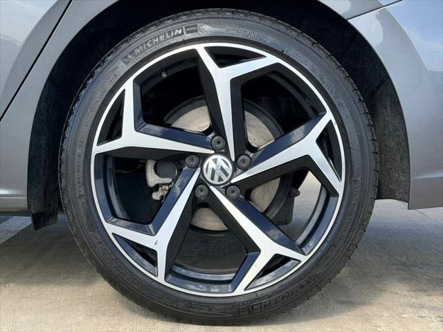 2022 Volkswagen Passat 2.0T R-Line