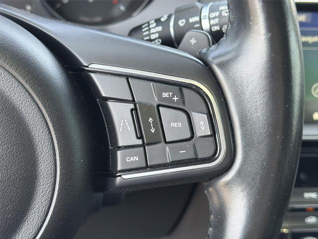 2019 Jaguar F-PACE 25t Premium