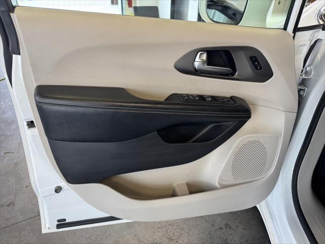 2022 Chrysler Pacifica Touring L AWD