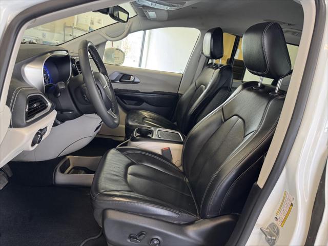 2022 Chrysler Pacifica Touring L AWD