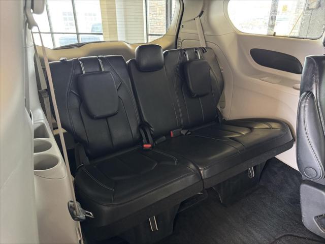 2022 Chrysler Pacifica Touring L AWD