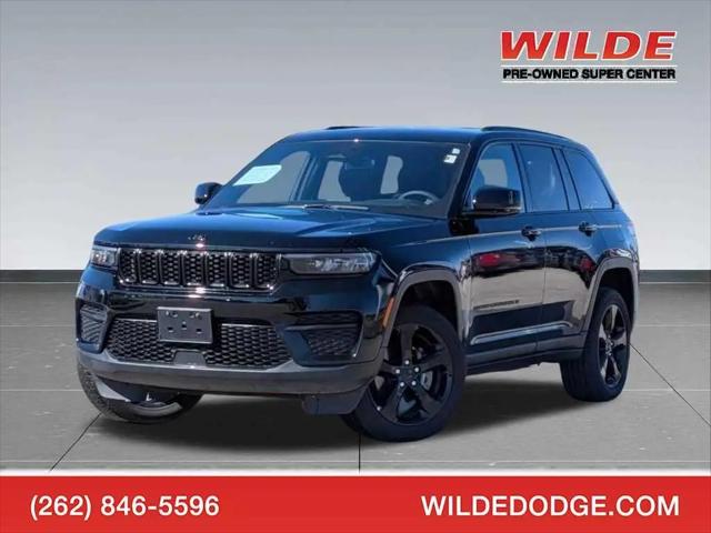 2023 Jeep Grand Cherokee Altitude 4x4 for sale in Waukesha, WI