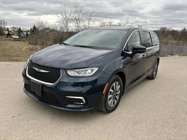 2023 Chrysler Pacifica Hybrid Touring L for sale in Jordan, MN