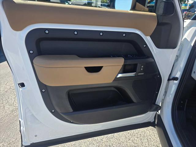 2026 Land Rover Defender P400 X-Dynamic SE