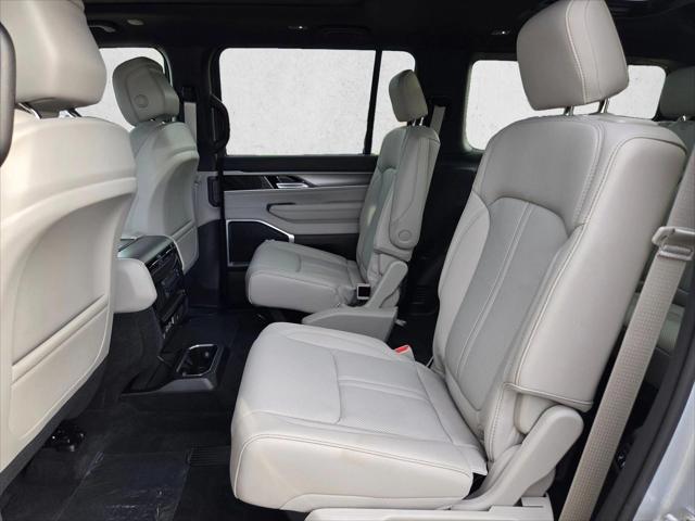 2026 Jeep Grand Wagoneer 4x2