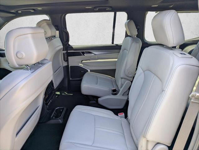 2026 Jeep Grand Wagoneer 4x2