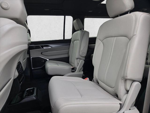 2026 Jeep Grand Wagoneer 4x2