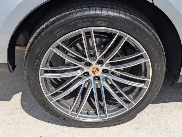 2026 Porsche Macan Unknown