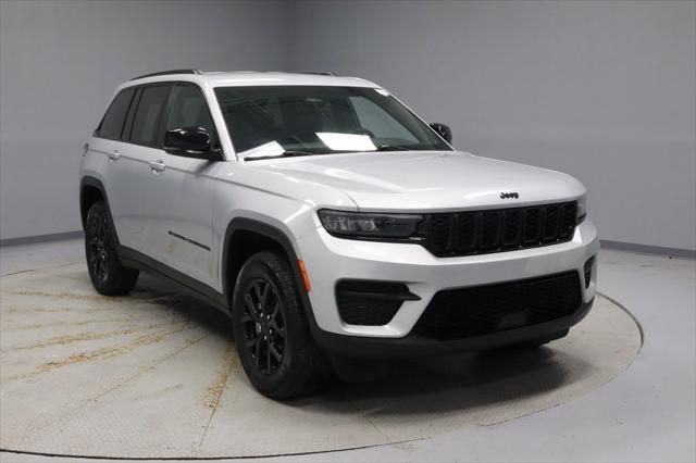 2024 Jeep Grand Cherokee Altitude 4x4 for sale near Groveport, OH