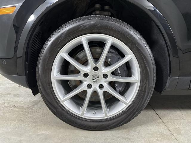 2023 Porsche Cayenne Platinum Edition