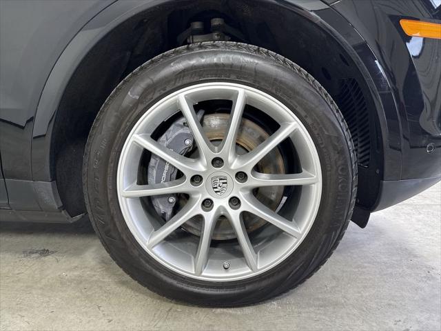 2023 Porsche Cayenne Platinum Edition