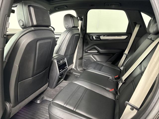 2023 Porsche Cayenne Platinum Edition