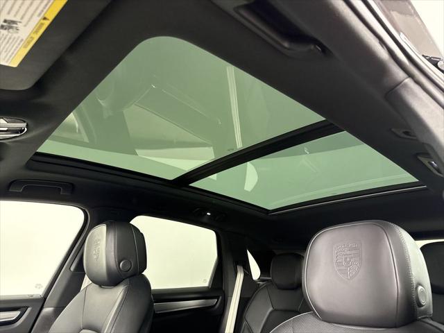 2023 Porsche Cayenne Platinum Edition