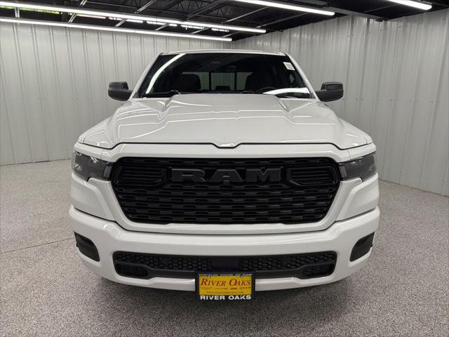 2026 RAM Ram 1500 RAM 1500 EXPRESS CREW CAB 4X4 57 BOX