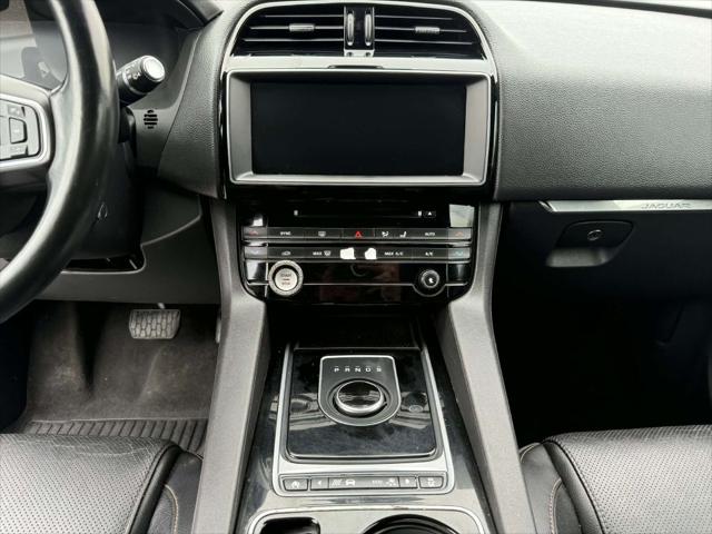 2017 Jaguar F-PACE 35t Prestige