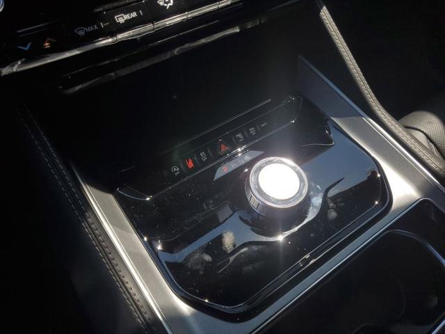 2026 Jeep Grand Wagoneer 4x2