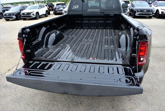 2026 Ram 3500 Tradesman Crew Cab 4x4 8' Box