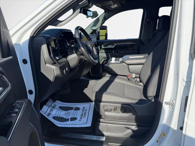 2025 Chevrolet Silverado 2500HD 4WD Crew Cab Standard Bed LT