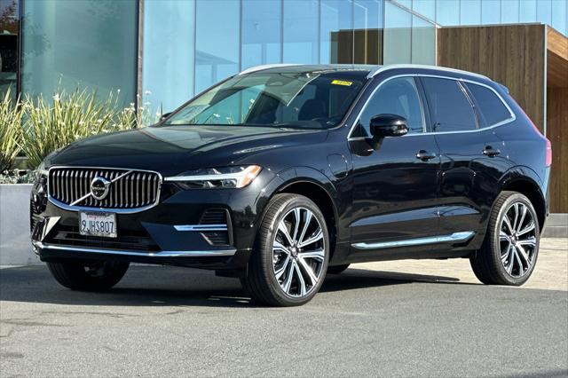 2023 Volvo XC60 Recharge T8 Ultimate Bright Theme