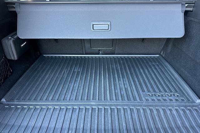 2023 Volvo XC60 Recharge T8 Ultimate Bright Theme