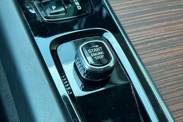 2023 Volvo XC60 Recharge T8 Ultimate Bright Theme
