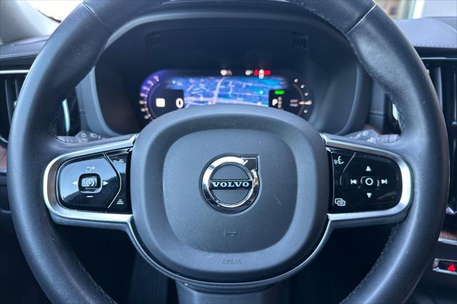 2023 Volvo XC60 Recharge T8 Ultimate Bright Theme