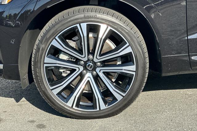 2023 Volvo XC60 Recharge T8 Ultimate Bright Theme