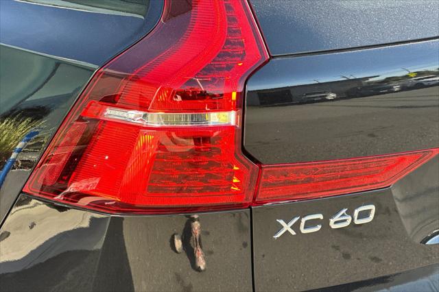 2023 Volvo XC60 Recharge T8 Ultimate Bright Theme