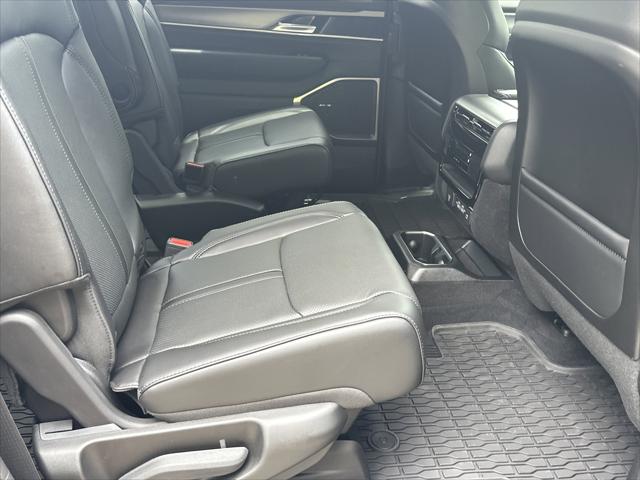 2026 Jeep Grand Wagoneer Upland 4x4