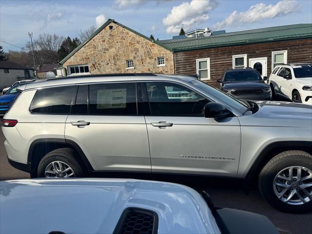 2025 Jeep Grand Cherokee GRAND CHEROKEE L LAREDO X 4X4