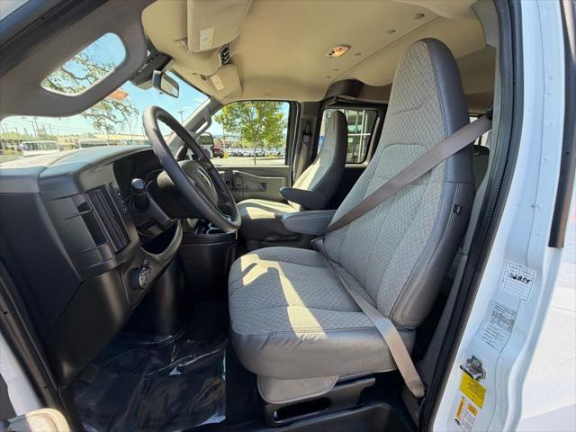 2023 Chevrolet Express Passenger RWD 3500 Extended Wheelbase LT