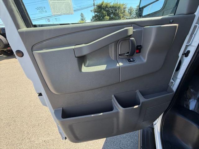 2023 Chevrolet Express Passenger RWD 3500 Extended Wheelbase LT