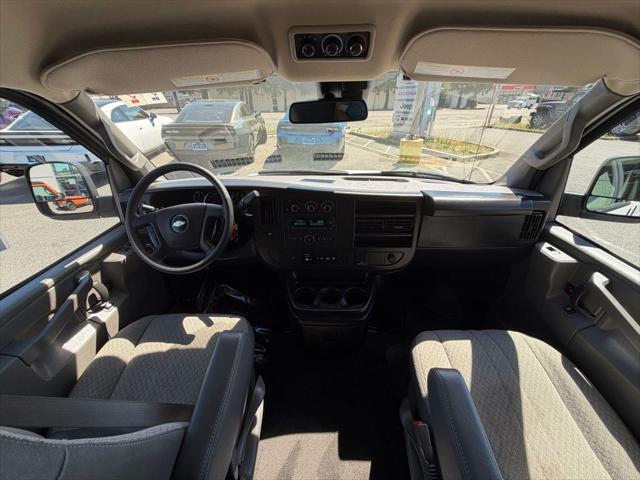 2023 Chevrolet Express Passenger RWD 3500 Extended Wheelbase LT