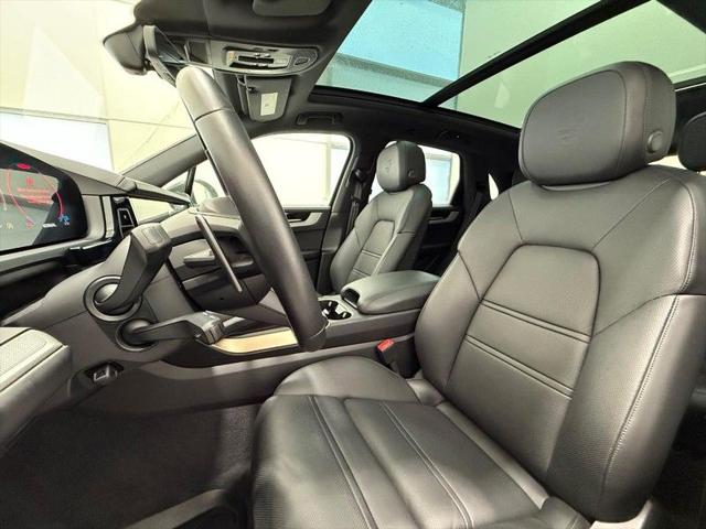 2025 Porsche Cayenne Unknown