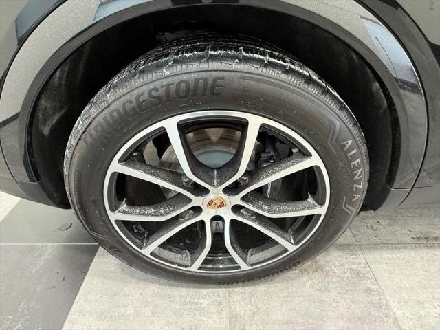 2025 Porsche Cayenne Unknown