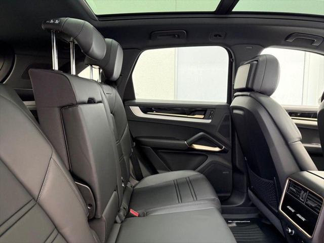 2025 Porsche Cayenne Unknown