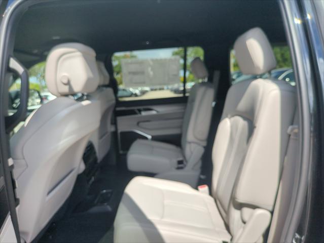 2026 Jeep Grand Wagoneer 4x2