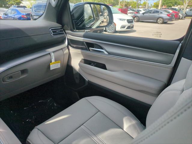 2026 Jeep Grand Wagoneer 4x2
