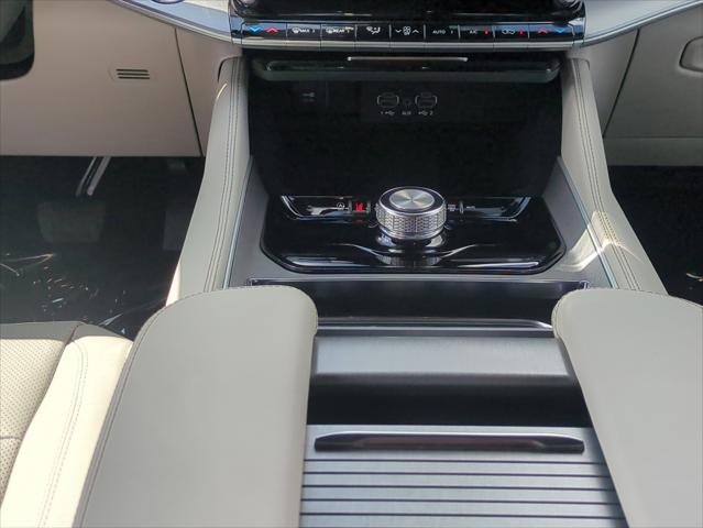 2026 Jeep Grand Wagoneer 4x2