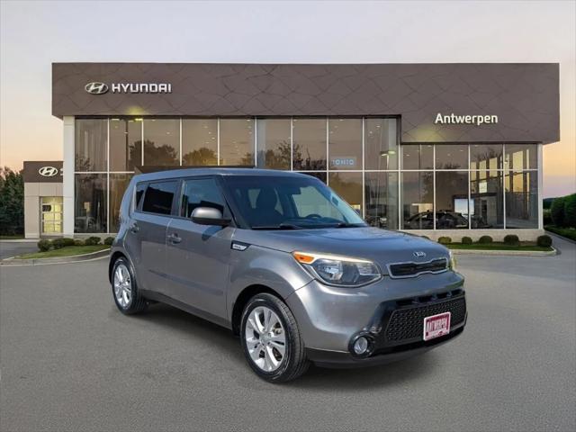 2016 Kia Soul + 2016 Kia Soul +