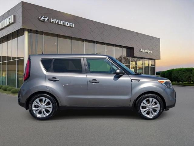 2016 Kia Soul + 2016 Kia Soul +