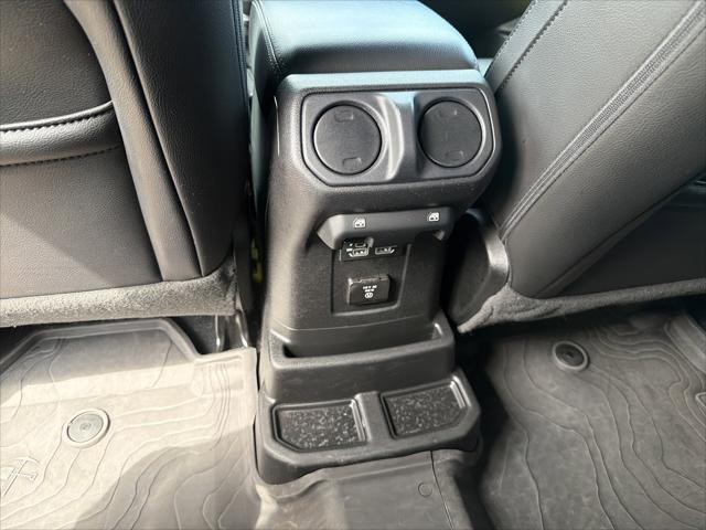 2023 Jeep Wrangler 4-Door Sahara Altitude 4x4