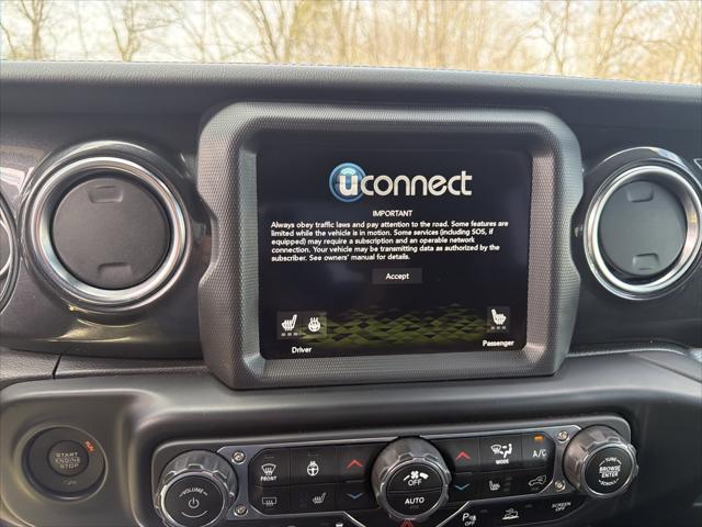 2023 Jeep Wrangler 4-Door Sahara Altitude 4x4