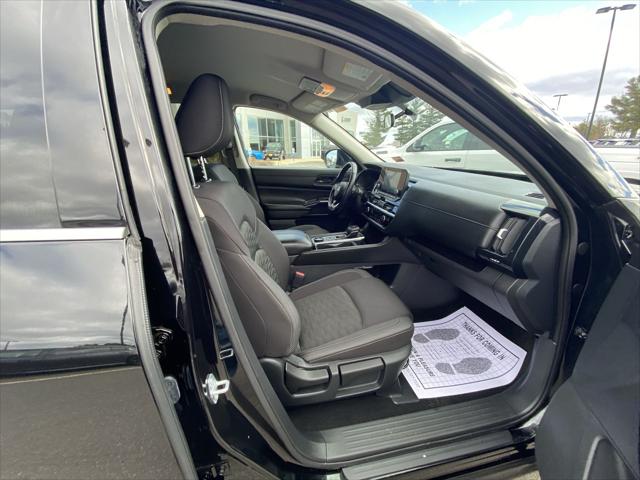 2025 Nissan Pathfinder SV 4WD