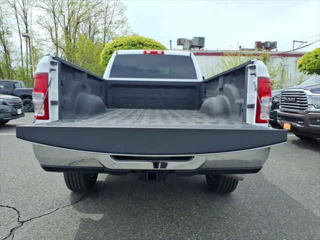 2024 Ram 3500 Big Horn Crew Cab 4x4 8' Box
