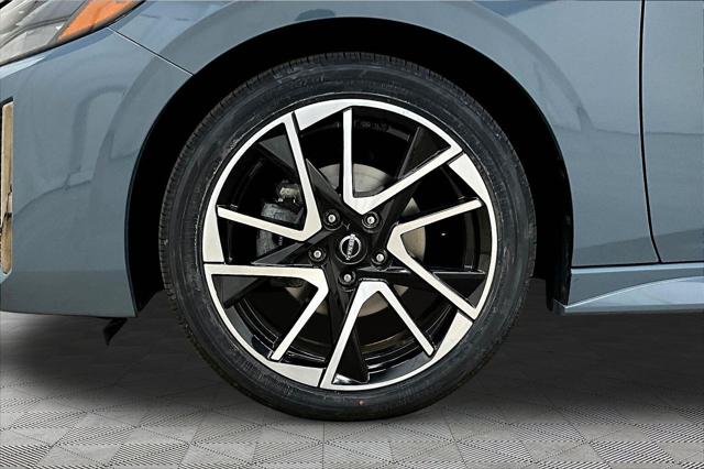 2024 Nissan Sentra SR Xtronic CVT