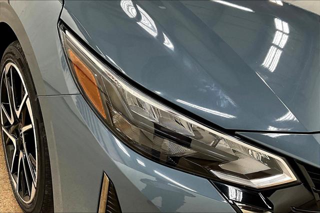 2024 Nissan Sentra SR Xtronic CVT